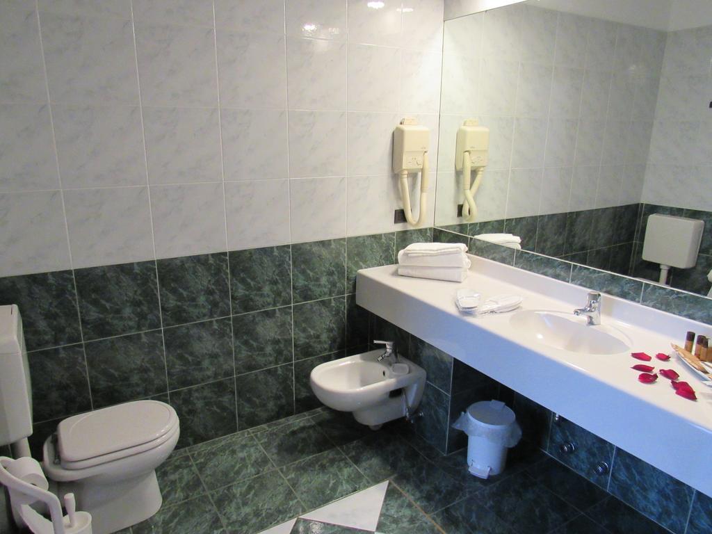 Green Hotel Settimo Torinese Esterno foto
