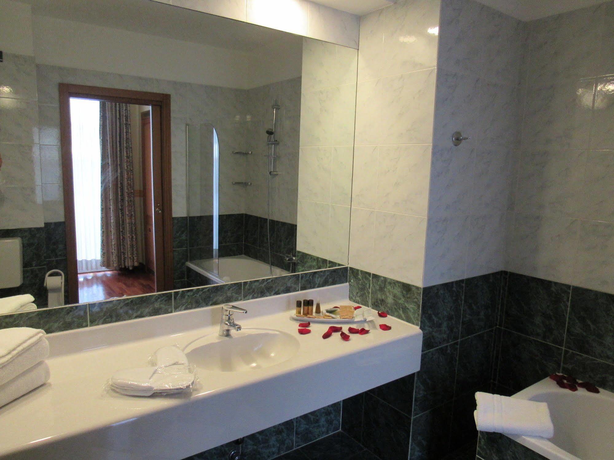Green Hotel Settimo Torinese Esterno foto