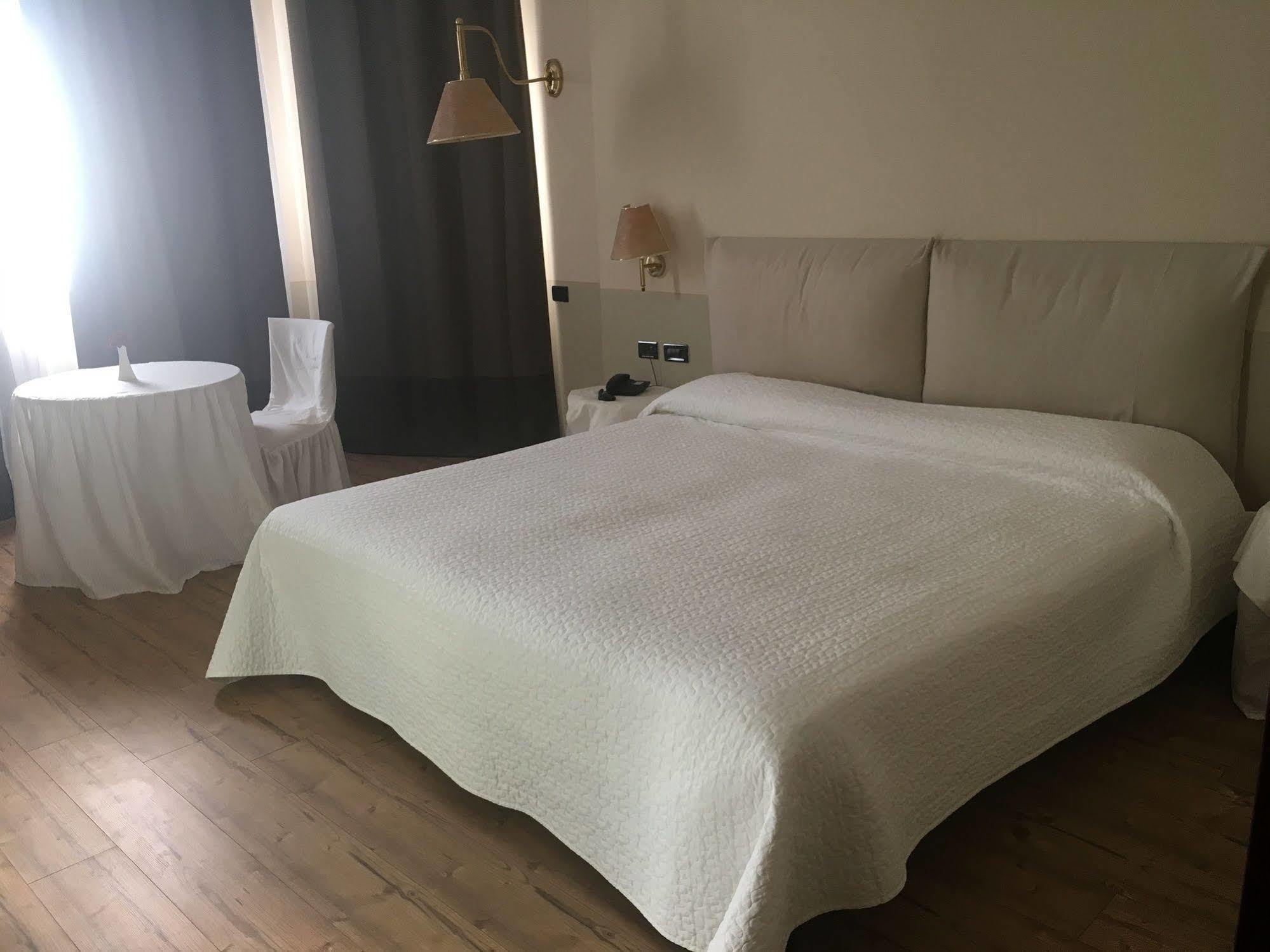 Green Hotel Settimo Torinese Esterno foto